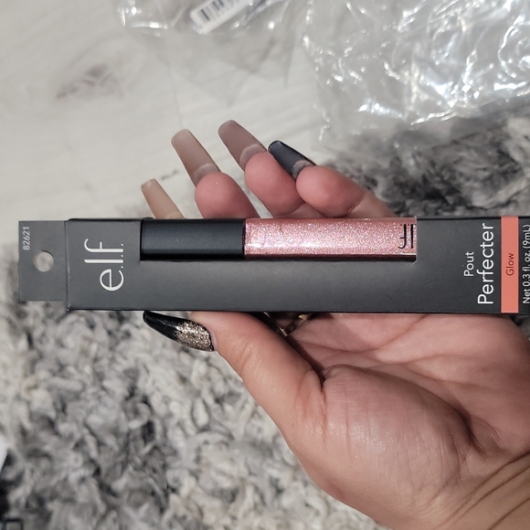 Volumizer e.l.f. Pout Perfecter, Glow, 0.3 Ounce - Picture 3 of 4